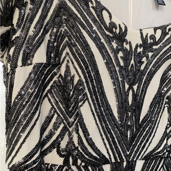 R&M Richards Short Sleeve Sweetheart Neck Embellished Sequin Panel Godet Dress - Picture 9 of 15